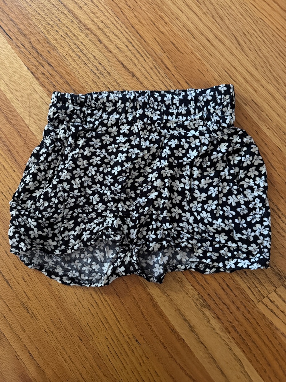 Brandy Melville Black Floral Women’s Elastic Waist Shorts